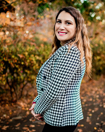 Gozde Y Headshots 122223_0038-EditB