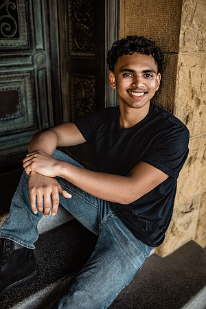 EJ F Senior 051223_0078-S1_S1