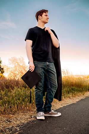 Jonah N Senior 051723_0087-S4_STW
