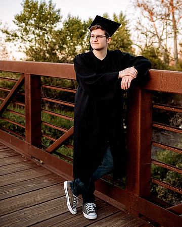 Jonah N Senior 051723_0176-S4_S2