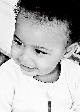 Zoee 1 yr 050110_074 5x7 P MBW