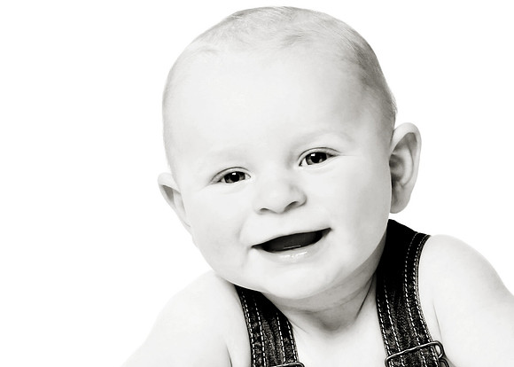 Cole P 6 Mos 041611_102 5x7 DBW