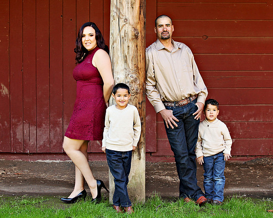 Castillon Family 120317_0049 16x20