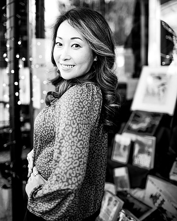 Aki Headshots 011222_0158-16x20 S5BW